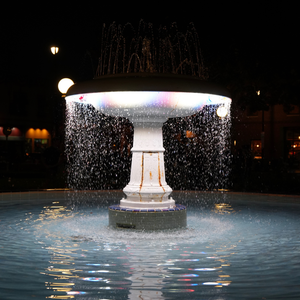 old towne orange fountain at the plaza near soulland lab
